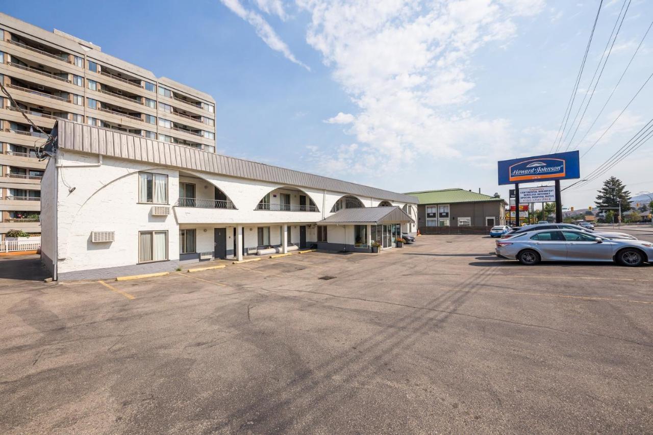 Howard Johnson By Wyndham Downtown Kamloops Exterior foto